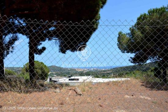 Parcela en venta con vistas al mar en Argentona - BARCELONA