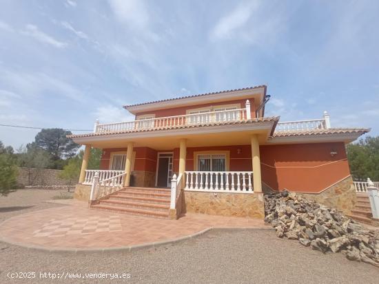  Chalet en Paraje Los Roques (La Parroquia) - MURCIA 