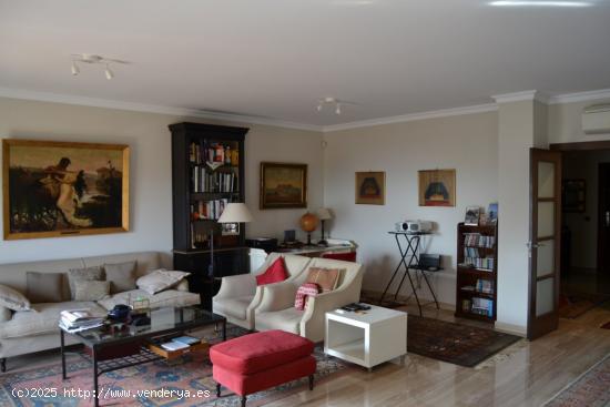 MAGNIFICO APARTAMENTO DE CUATRO DORMITORIOS - MALAGA