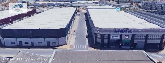 Venta nave industrial en Alcalá de Guadaira (Sevilla) - SEVILLA