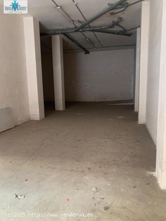 INMOHOUSE VENDE LOCAL COMERCIAL EN ZONA INDUSTRIA - ALBACETE