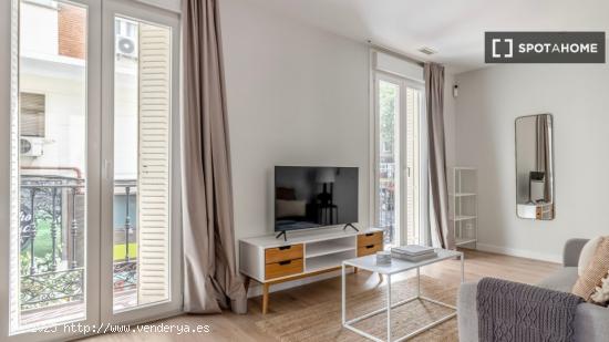 Apartamento de 2 dormitorios en Cuatro Caminos - MADRID