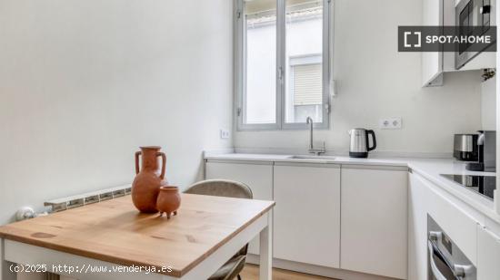 Apartamento de 2 dormitorios en alquiler en Madrid - MADRID