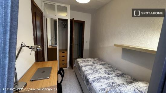 Habitaciones en alquiler en 4 dormitorios en Ríos Rosas - MADRID