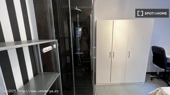 Habitaciones en alquiler en apartamento de 4 dormitorios en Chamberí - MADRID