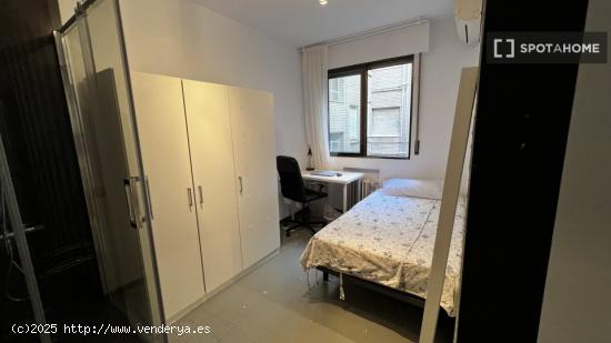 Habitaciones en alquiler en apartamento de 4 dormitorios en Chamberí - MADRID