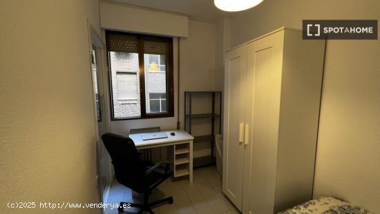 Habitaciones en alquiler en apartamento de 4 dormitorios en Chamberí - MADRID