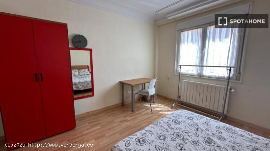 Alquiler de habitaciones en apartamento de 4 dormitorios en Atocha - MADRID