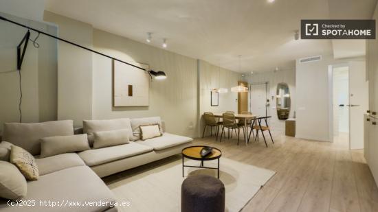 Habitaciones para alquilar en apartamento de 4 habitaciones en Les Corts - BARCELONA