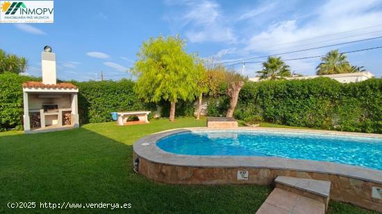 GRAN CHALET EN UNA SOLA PLANTA CON AMPLIO JARDÍN Y PISCINA. ZONA BARBIGUERA. - CASTELLON