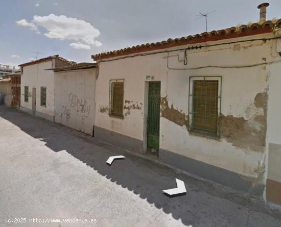 Casa con terreno en Huesca - HUESCA