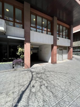 Plaza de aparcamiento en venta  en Barcelona - Barcelona