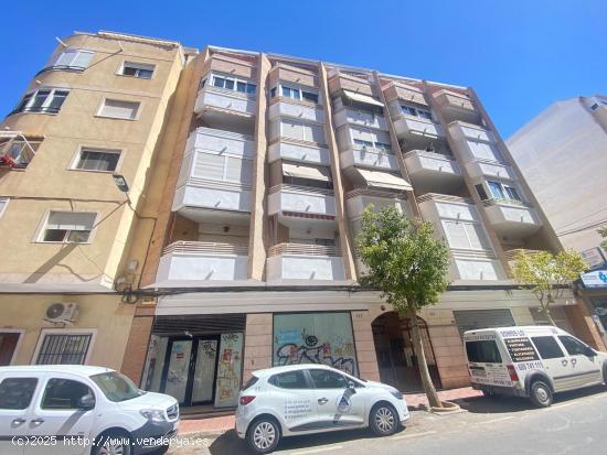  PRECIOSO PISO DÚPLEX DE 3 DORMITORIOS EN EL CENTRO DE TORREVIEJA!!! - ALICANTE 