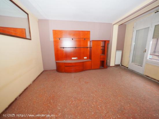 SE VENDE PISO EN MANRESA, ZONA SAGRADA FAMILIA - BARCELONA