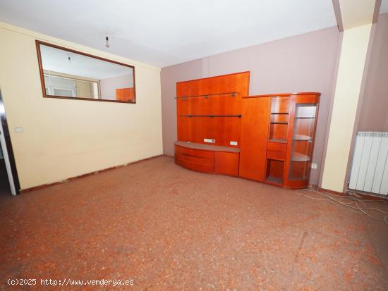 SE VENDE PISO EN MANRESA, ZONA SAGRADA FAMILIA - BARCELONA