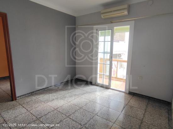 Se Vende en Hospitalet de Llobregat - BARCELONA