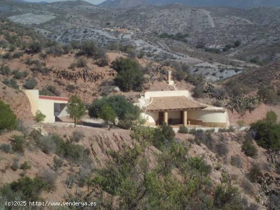 CASA CUEVA CON TERRENO - MURCIA