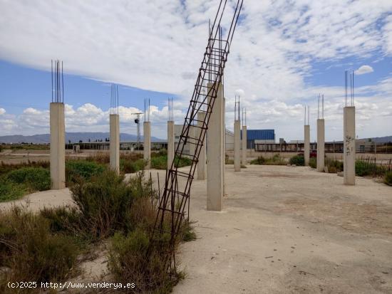 Parcela con estructura de vivienda - MURCIA