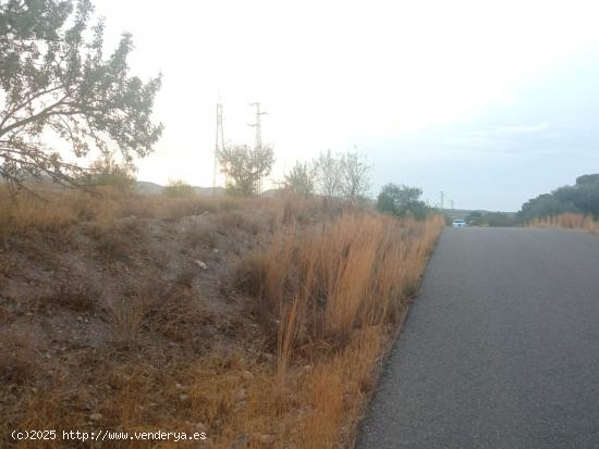 Terreno a 200 metros de  la area de servicios EL LIMITE - ALMERIA