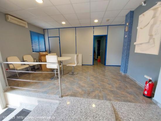  SE VENDE LOCAL COMERCIAL CON FACHADA A TRES CALLES - VALENCIA 