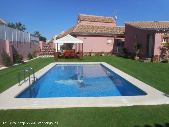 Chalet en venta en Fortuna (Murcia) con 1.000 m2 de superficie de parcela. - MURCIA