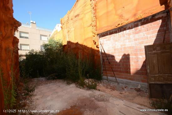 Solar urbano en la pedanía de los Desamparados en Orihuela. Parcela de unos 100 m2. superficie . - 