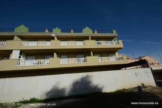 Piso en Torremendo (Orihuela) con 2 habitaciones, 2 baños y plaza de garaje cerrada. - ALICANTE