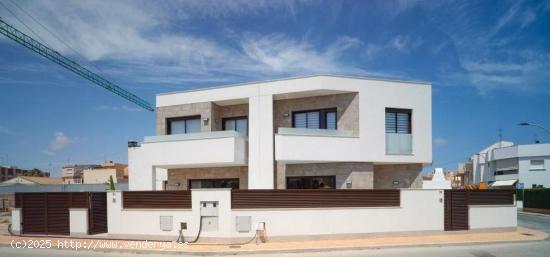 RESIDENCIAL DE 6 ADOSADOS DE LUJO EN SAN PEDRO DEL PINATAR - MURCIA