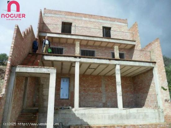 PARCELA EN ALCOLEA DE 485M2 CON UNA CASA A MEDIO CONSTRUIR DE 195M2 - CORDOBA