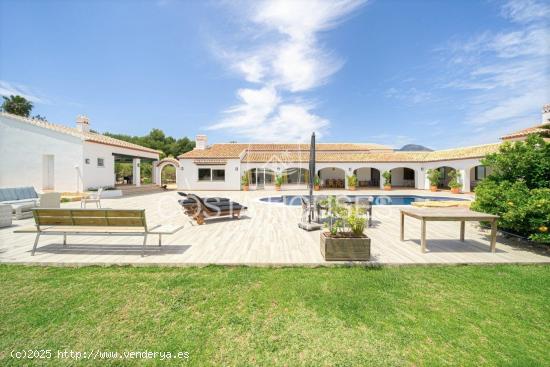 ᗤ Venta VILLAS CON ENCANTO CERCA DEL MAR en Javea [amp ] Costa Blanca | CHARMING VILLAS CLOSE TO T