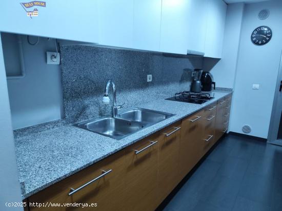 PISO DE 2 HABITACIONES 2 BAÑOS Y PARKING, ZONA LES ARENAS-TERRASSA - BARCELONA