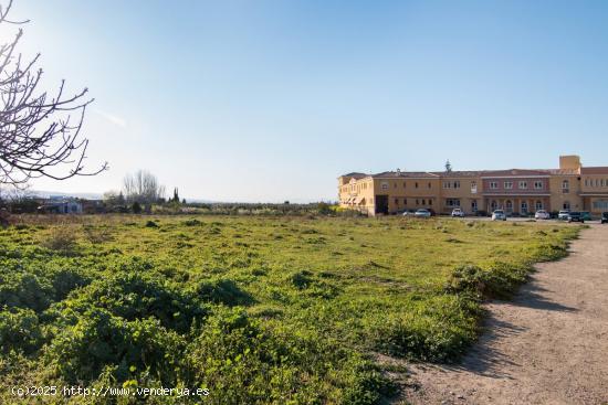 SOLAR EDIFICABLE EN CÁJAR. JUNTO COLEGIO LUX MUNDI - GRANADA