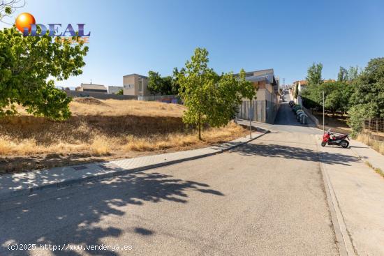 Venta de solar urbano de 258 m2 en Otura (Granada) - GRANADA