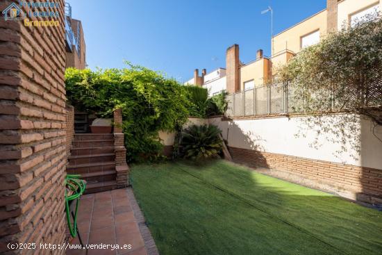 Casa individual de tres dormitorios mas torreón. - GRANADA