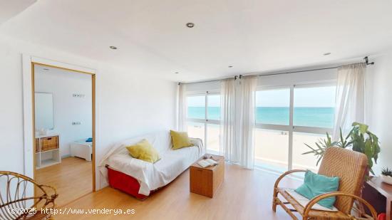 APARTAMENTO CON LICENCIA TURISTICA EN PRIMERA LINEA DE PLAYA DE  LES PALMERES  - VALENCIA