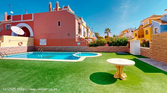 Exclusivo Dúplex con Patio Andaluz, Piscina y Solárium Privado en el Señorio de Roda - MURCIA