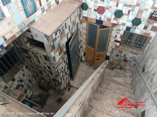 CASA EN EL CARMEN JUNTO A OLLERÍAS PARA REFORMAR - CORDOBA