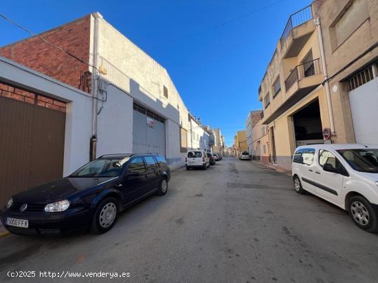 NAVE DE 423 METROS  DENTRO DE LA POBLACIÓN DE ALCANAR!! - TARRAGONA