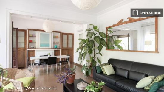 Apartamento amplio y luminoso totalmente equipado y amueblado - BARCELONA