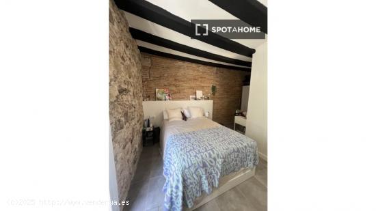 Habitación en piso compartido en barcelona. - BARCELONA