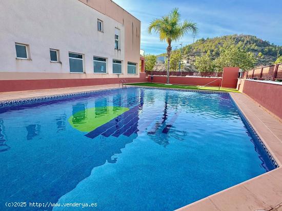 BUNGALOW EN BENFERRI DE PLANTA ALTA (TERRAZA DE 70M2), PISCINA COMUNITARIA Y  GARAJE. ¡VISITELO YA!