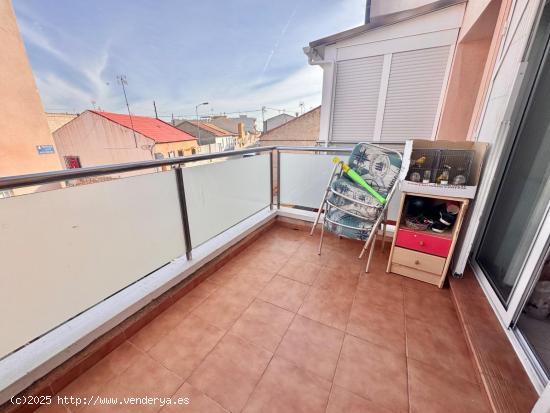 BUNGALOW EN BENFERRI DE PLANTA ALTA (TERRAZA DE 70M2), PISCINA COMUNITARIA Y  GARAJE. ¡VISITELO YA!