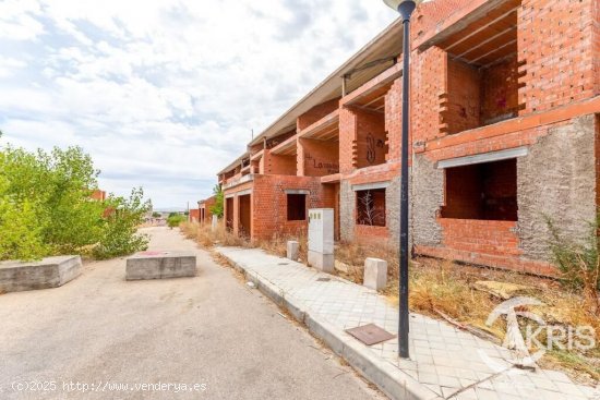 VENTA 32 CHALETS EN CHOZAS DE CANALES