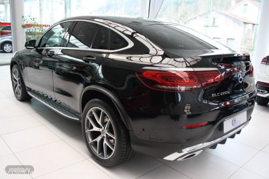 Mercedes Clase CLC 220D COUPE AMG AUT. 4 MATIC 5P de 2021 con 56.575 Km por 48.900 EUR. en Pontevedr