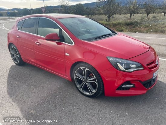  Opel Astra J de 2014 con 184.000 Km por 8.100 EUR. en La Rioja 