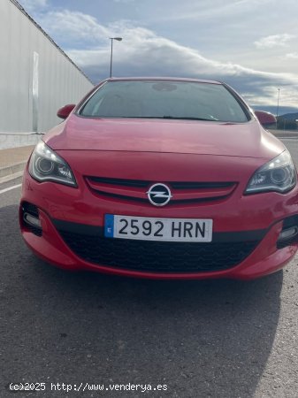 Opel Astra J de 2014 con 184.000 Km por 8.100 EUR. en La Rioja