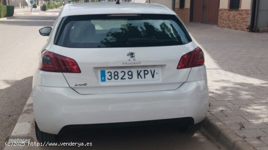 Peugeot 308 BUSSSINES 100CV de 2018 con 130.000 Km por 10.700 EUR. en Albacete