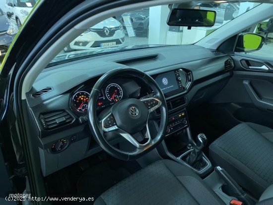 Volkswagen T-Cross Advance 1.0 TSI 70kW (95CV) de 2020 con 60.000 Km por 17.800 EUR. en Malaga