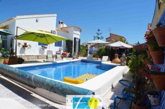  MAGNIFICA VILLA, GRAN OPORTUNIDAD DE VIVIR EN UN CHALET INDEPENDIENTE CON PISCINA PROPIA - ALICANTE 