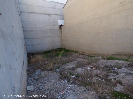  SOLAR EN EL PUEBLO DE LLIRIA. ZONA DE CENSALS - VALENCIA 